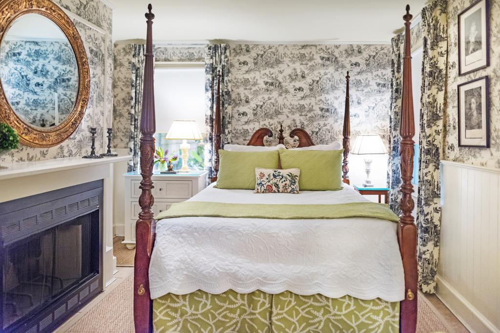 Catherine Ward House Inn Savannah Room photo