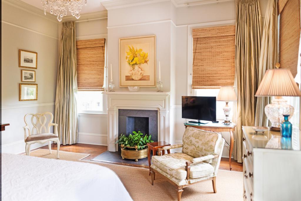 Catherine Ward House Inn Savannah Room photo